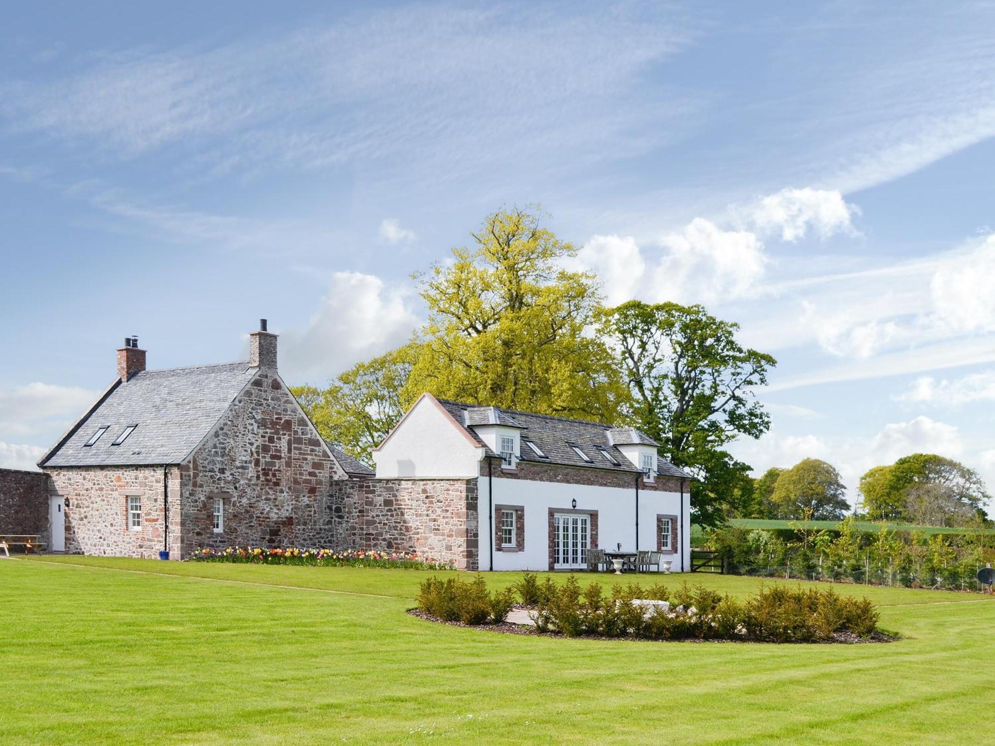 Grieves Cottage - Uk11107 มอนโทรส ภายนอก รูปภาพ